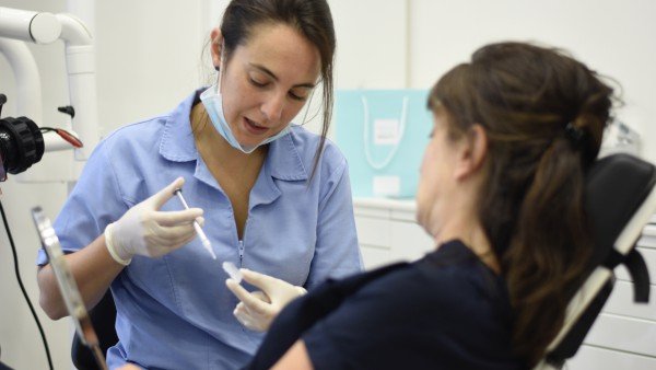 10 consigli per promuovere lo sbiancamento nello studio odontoiatrico